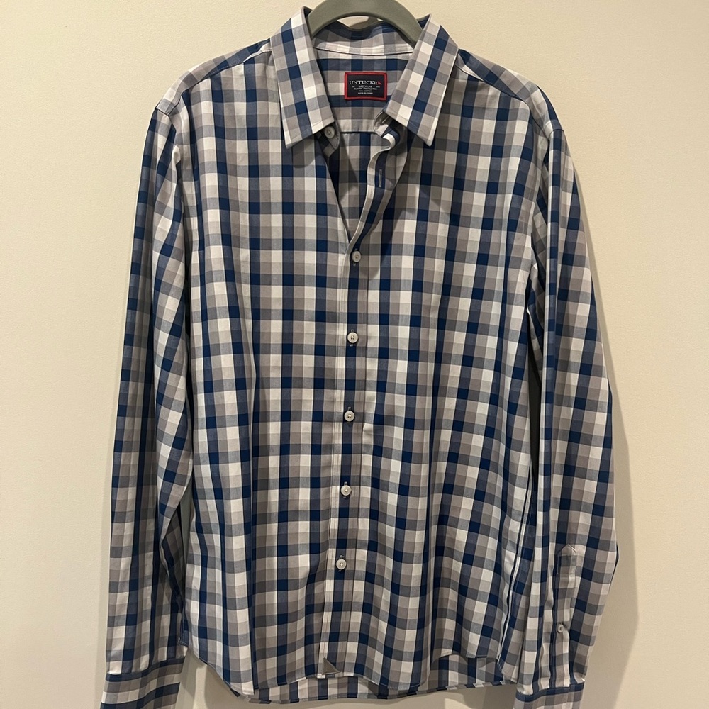 Untuckit Wrinkle-Free Button Down - Medium - image 1